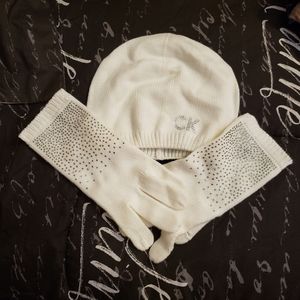 Calvin Klein hat and glove set